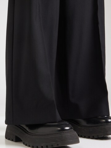 Wide leg Pantaloni con piega frontale 'VISIVO' di Weekend Max Mara in nero