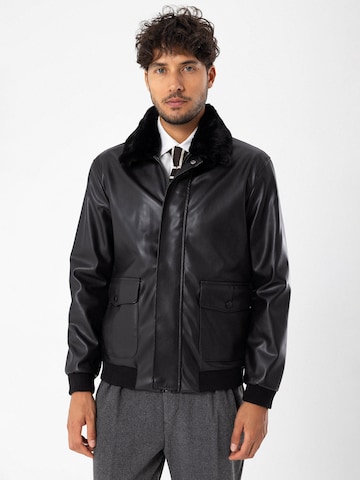 Antioch Between-season jacket in Black: front