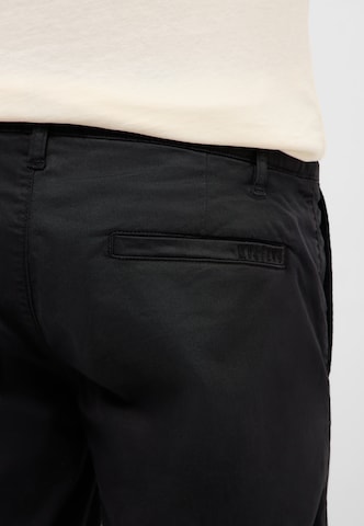 MUSTANG Slimfit Short 'Brad' in Schwarz