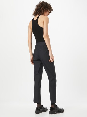 GANT Slim fit Trousers with creases in Black