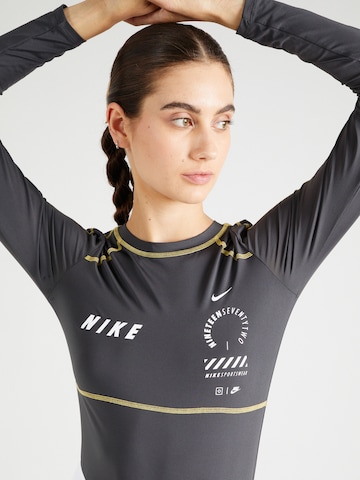 Nike Sportswear Футболка 'ONE' в Серый