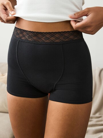 Next - Panti en negro
