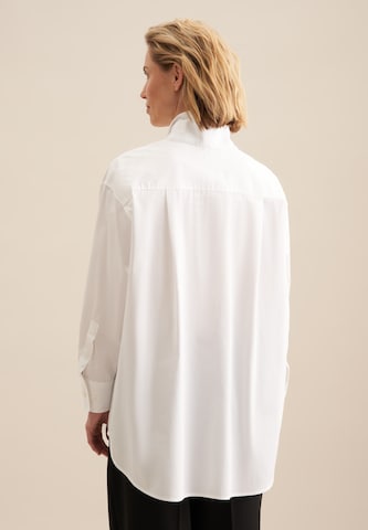 Chemisier 'Schwarze Rose' SEIDENSTICKER en blanc