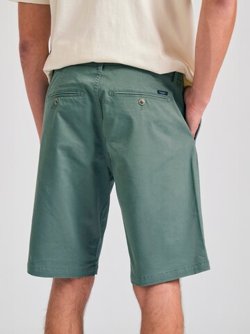 Funky Buddha Regular Shorts in Grün