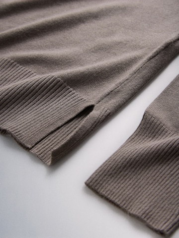 The Set Pullover in Beige