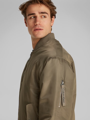 Calvin Klein Jeans Přechodná bunda 'HERO' – šedá