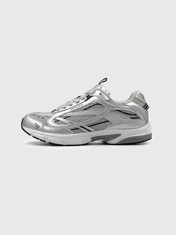 Dutch'D Sneaker low 'Arena (Size runs small, order one size up)'‌ in Silber: Vorderseite