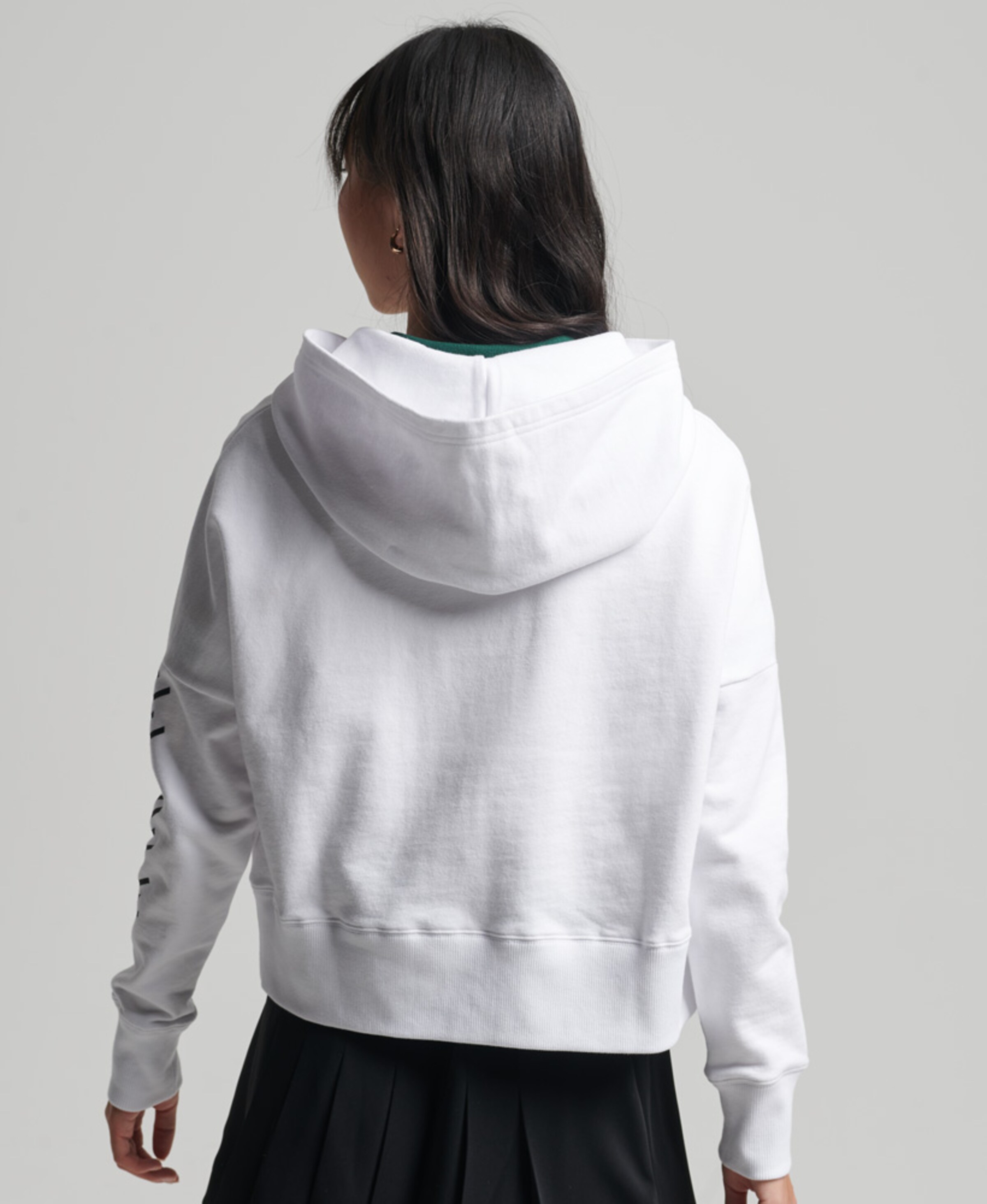 Frauen Sportarten Superdry Sportsweatshirt 'Gerader Code Core' in Weiß - CN93670