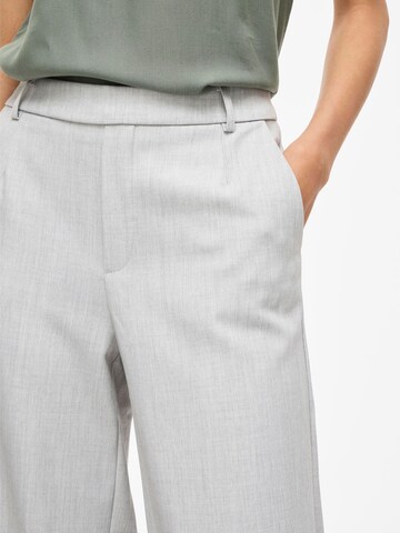 VILA - Pierna ancha Pantalón plisado 'VIVarone' en gris