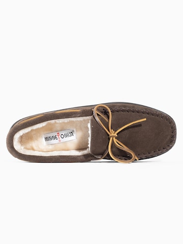 Minnetonka Moccasins 'Pileline' in Brown