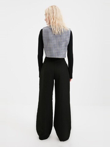 Wide leg Pantaloni di Trendyol in nero