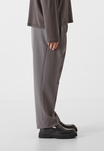 Loosefit Pantaloni con pieghe di Lost Youth in grigio