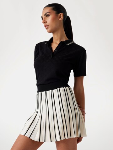 GUESS Shirt in Black: front