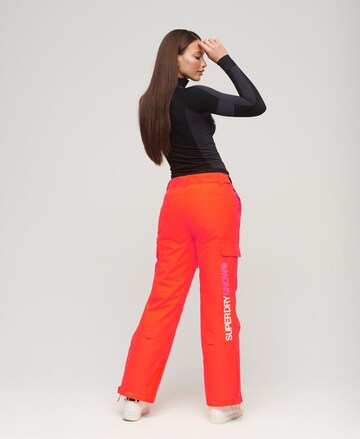 Superdry Regular Outdoorbroek 'Ultimate Rescue' in Rood