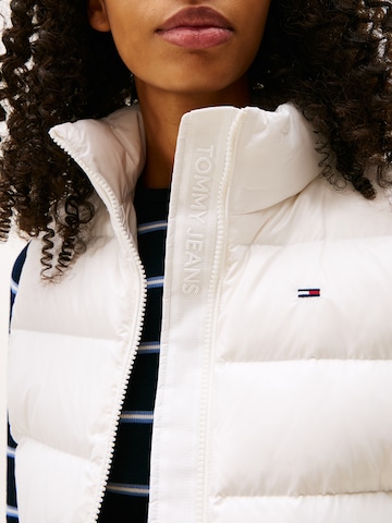 Tommy Jeans Liivi värissä valkoinen