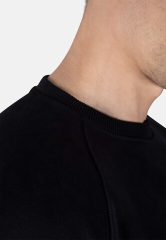 MOROTAI Sweatshirt in Schwarz