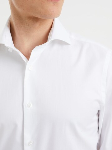 Slim fit Camicia di WE Fashion in bianco