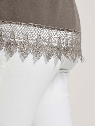 MADELEINE Blusentop in Braun