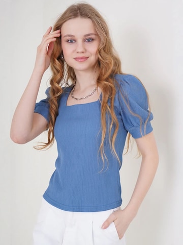 Bigdart Blouse in Blue: front