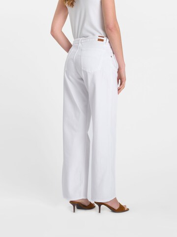Loosefit Jean Le Temps Des Cerises en blanc