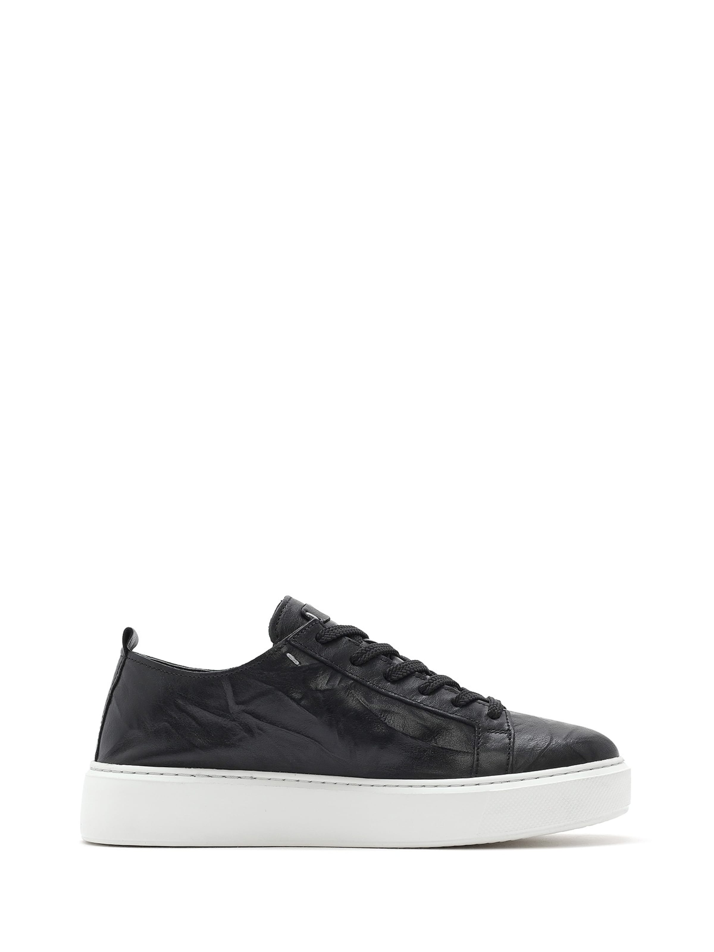 Sneaker bassa di Derimod in nero