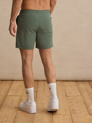 DAN FOX APPAREL Zwemshorts 'Laurin' in Groen