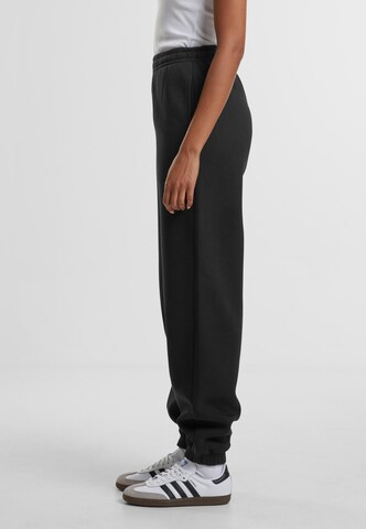 Urban Classics Конический (Tapered) Штаны в Черный