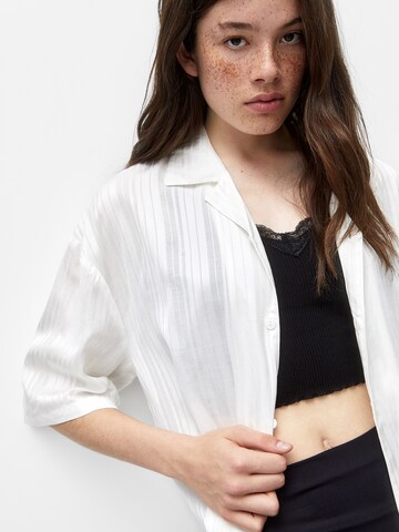 Pull&Bear Regular fit Button Up Shirt in White