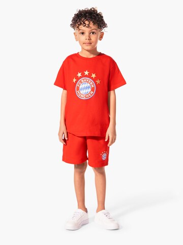 FC BAYERN MÜNCHEN Regular Shorts 'Essential' in Rot