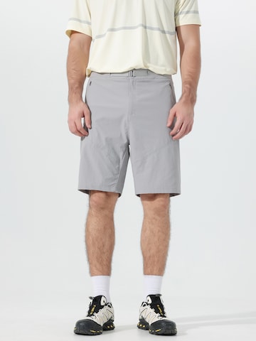 YOUTHUP Regular Workout Pants 'Trockenbahn' in Grey: front
