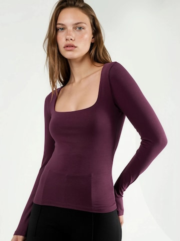 Busem Shirt in Purple: front