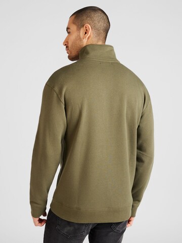 AÉROPOSTALE Sweatshirt in Green