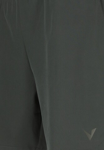 Virtus Regular Workout Pants 'Spier V3' in Green