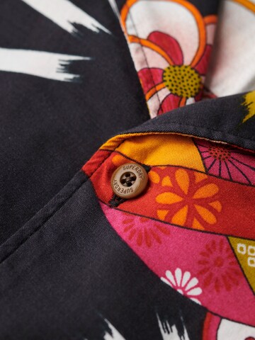 Superdry & Co Regular fit Ing 'HAWAIIAN RESORT' - fekete