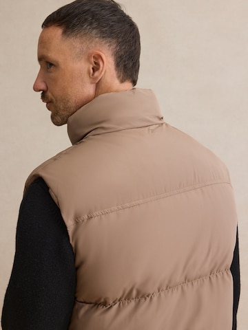 DAN FOX APPAREL Vest 'Konrad' in Beige