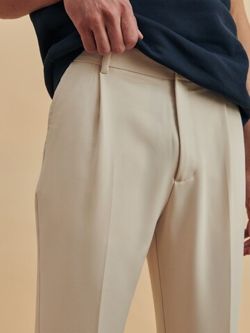 DAN FOX APPAREL Regular Hose 'Gabriel' in Beige