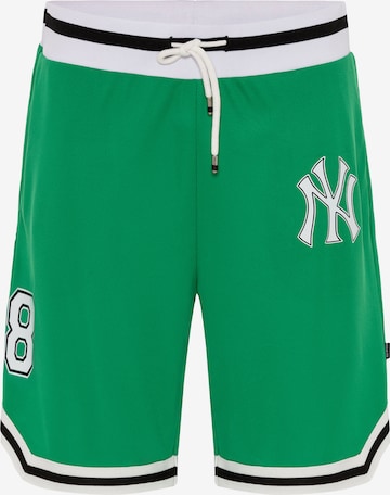 Redbridge Regular Workout Pants in Green: front