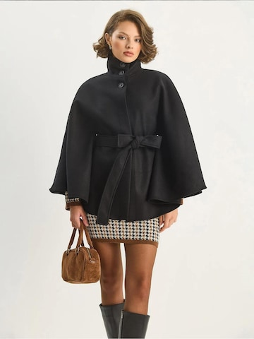 Cappotto di mezza stagione di Bianco Lucci in nero