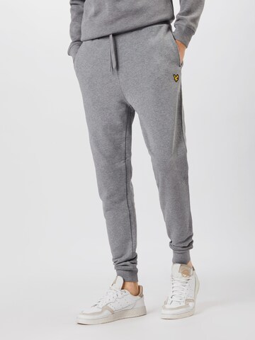 Lyle & Scott Tapered Pants in Grey: front