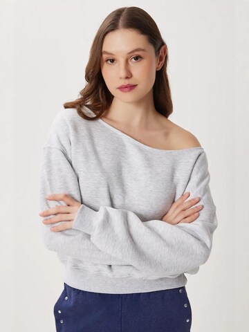 Happiness İstanbul Sweatshirt in Grey