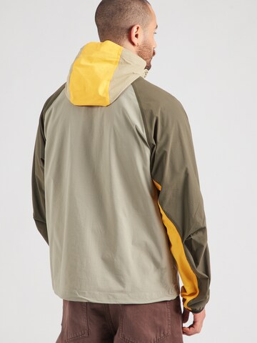 Nike Sportswear Φθινοπωρινό και ανοιξιάτικο μπουφάν σε πράσινο