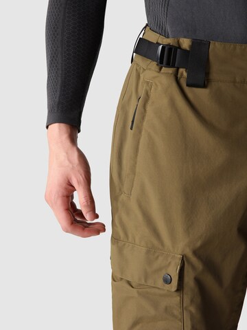 Regular Pantalon outdoor THE NORTH FACE en vert