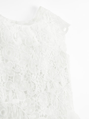 Rochie de la Cool Club pe alb