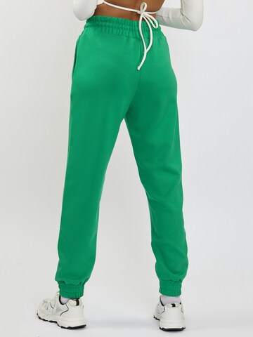 Effilé Pantalon FRESHLIONS en vert