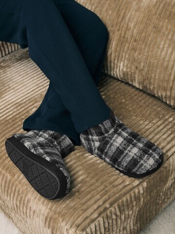 Pantoufle Next en gris