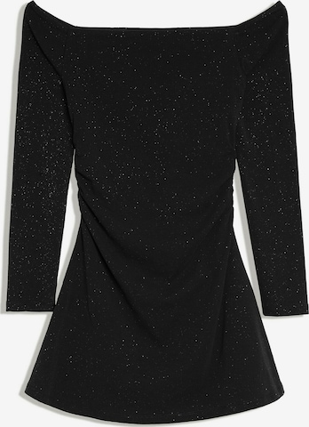 Bershka Kleid in Schwarz: Vorderseite