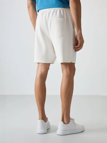 Regular Pantalon Tommy Life en blanc