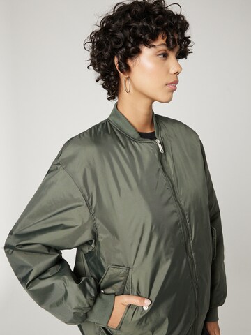 A LOT LESS Between-season jacket 'Astrid' in Green