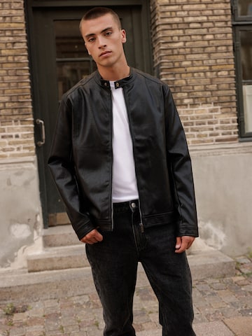 DAN FOX APPAREL Overgangsjakke 'Lewis' i sort