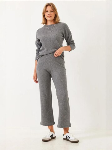 Bianco Lucci Pantsuit in Grey: front